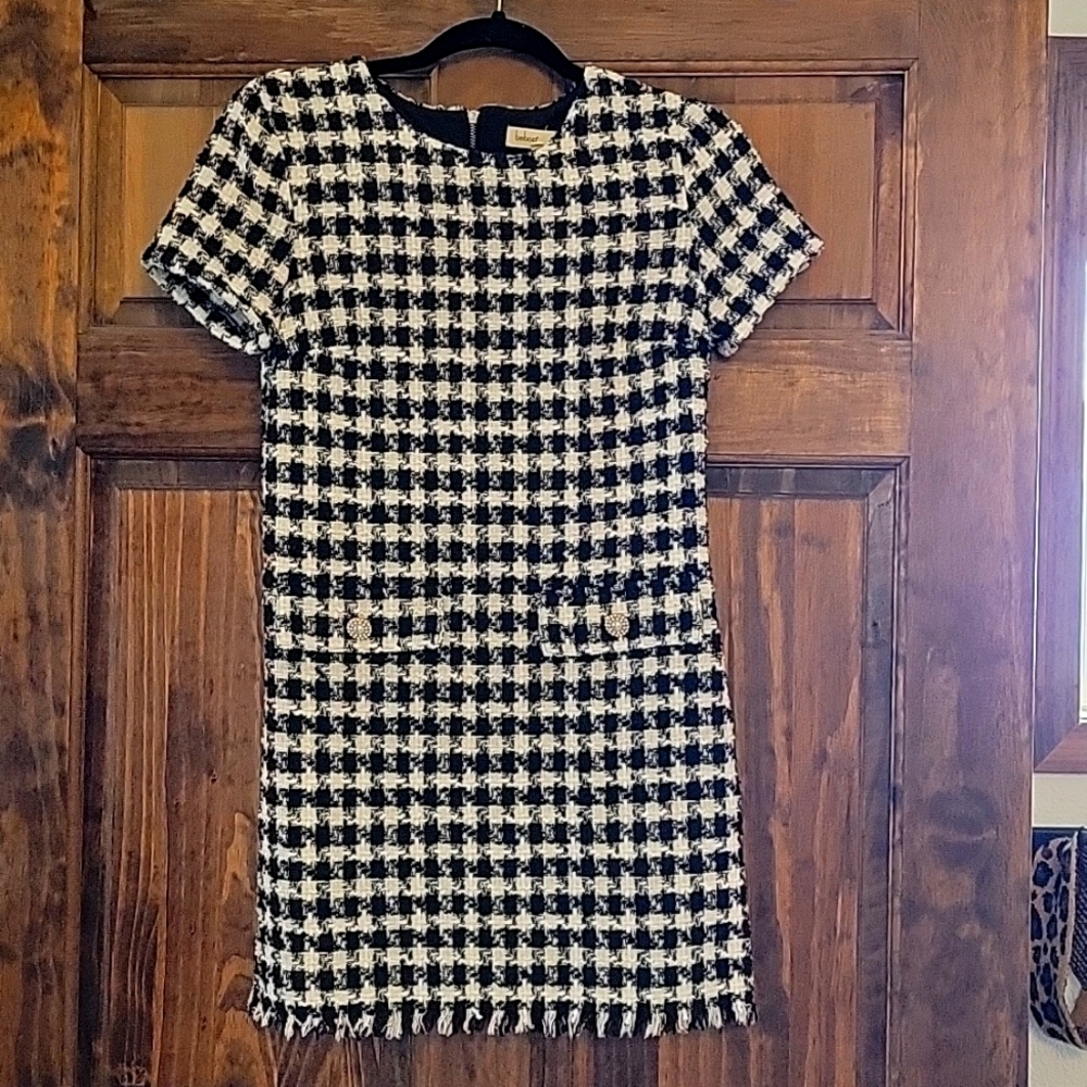 Adorable black/white dress